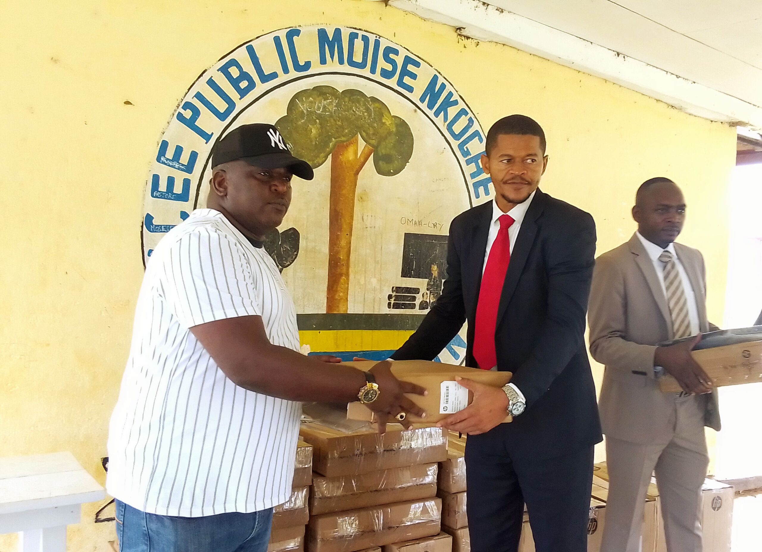Mitzic Le DG De L ONDSC Joannick Ngomo Obiang Offre Du Mat riel 