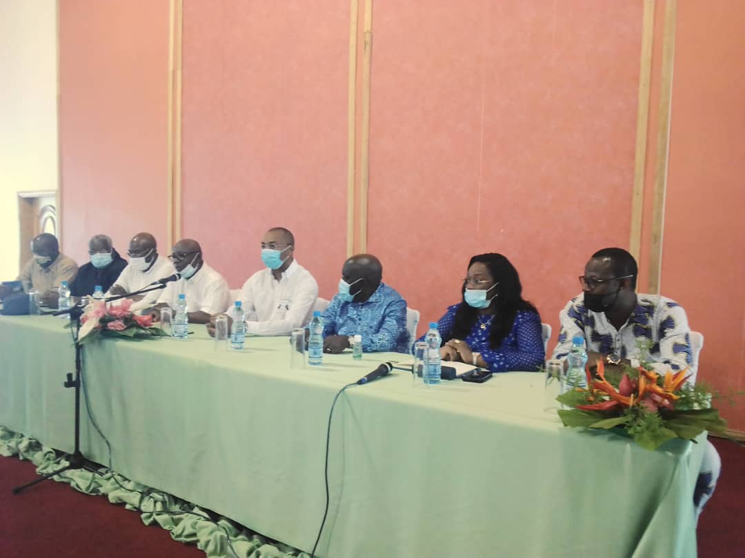 Oyem : Echanges des parlementaires du Woleu avec les élus locaux