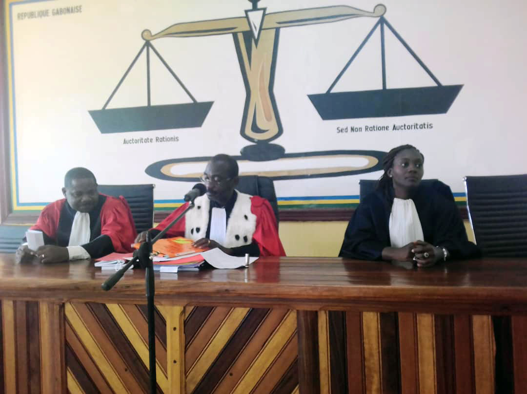 Willy Mikala Manfoumbi, accusé pour vol avec violence, est recherché par la Cour d’appel d’Oyem
